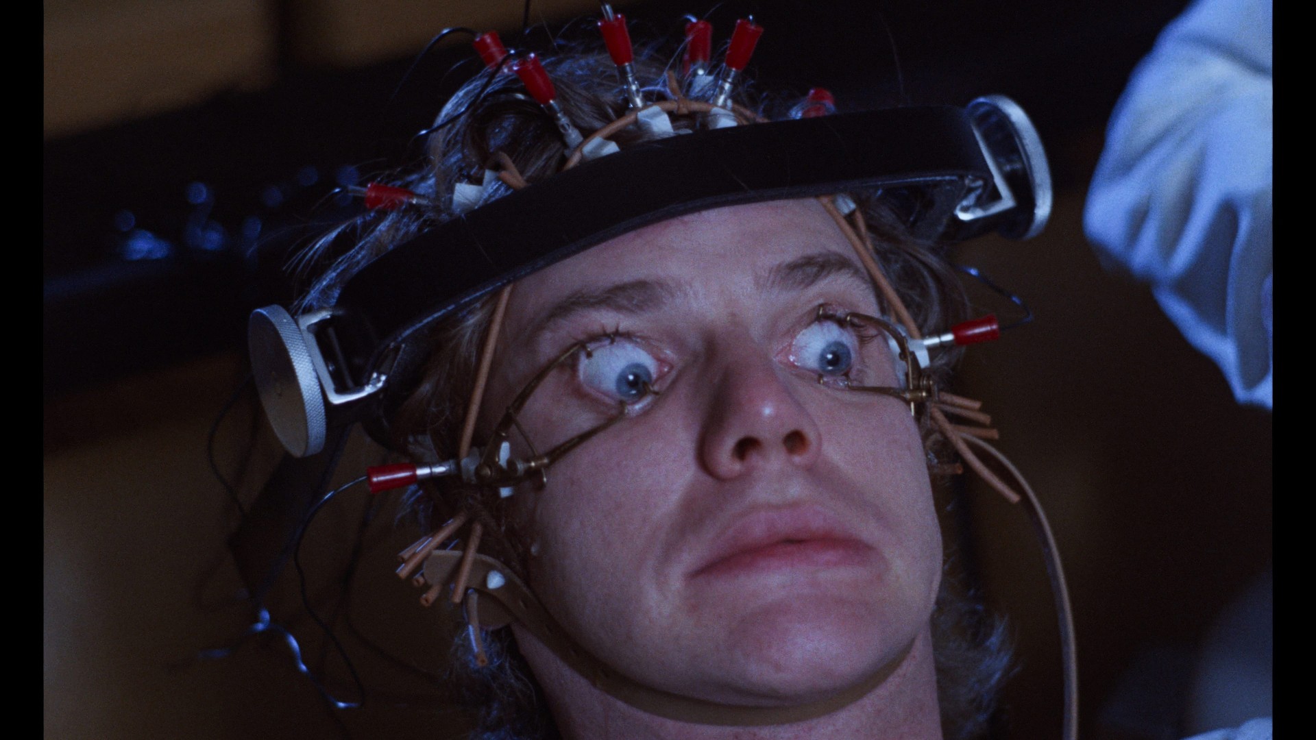 Кадр из фильма «Заводной апельсин» (1971) режиссёра Стэнли Кубрика. В роли Алекса ДеЛарджа - Малкольм Макдауэлл.