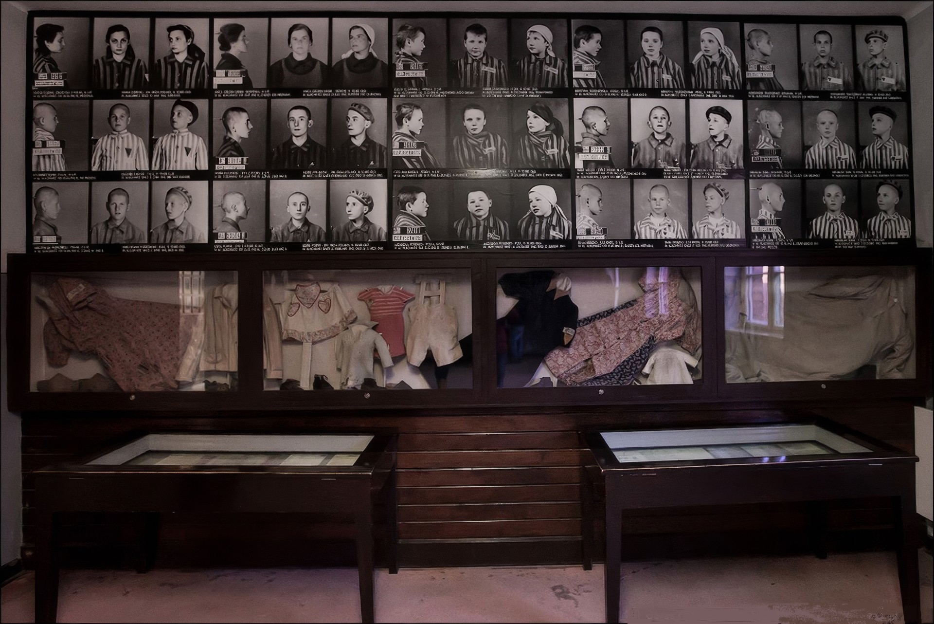 Экспозиция, посвящённая детям-узникам Освенцима. Государственный музей Аушвиц-Биркенау, г. Освенцим, Польша, 2012. 