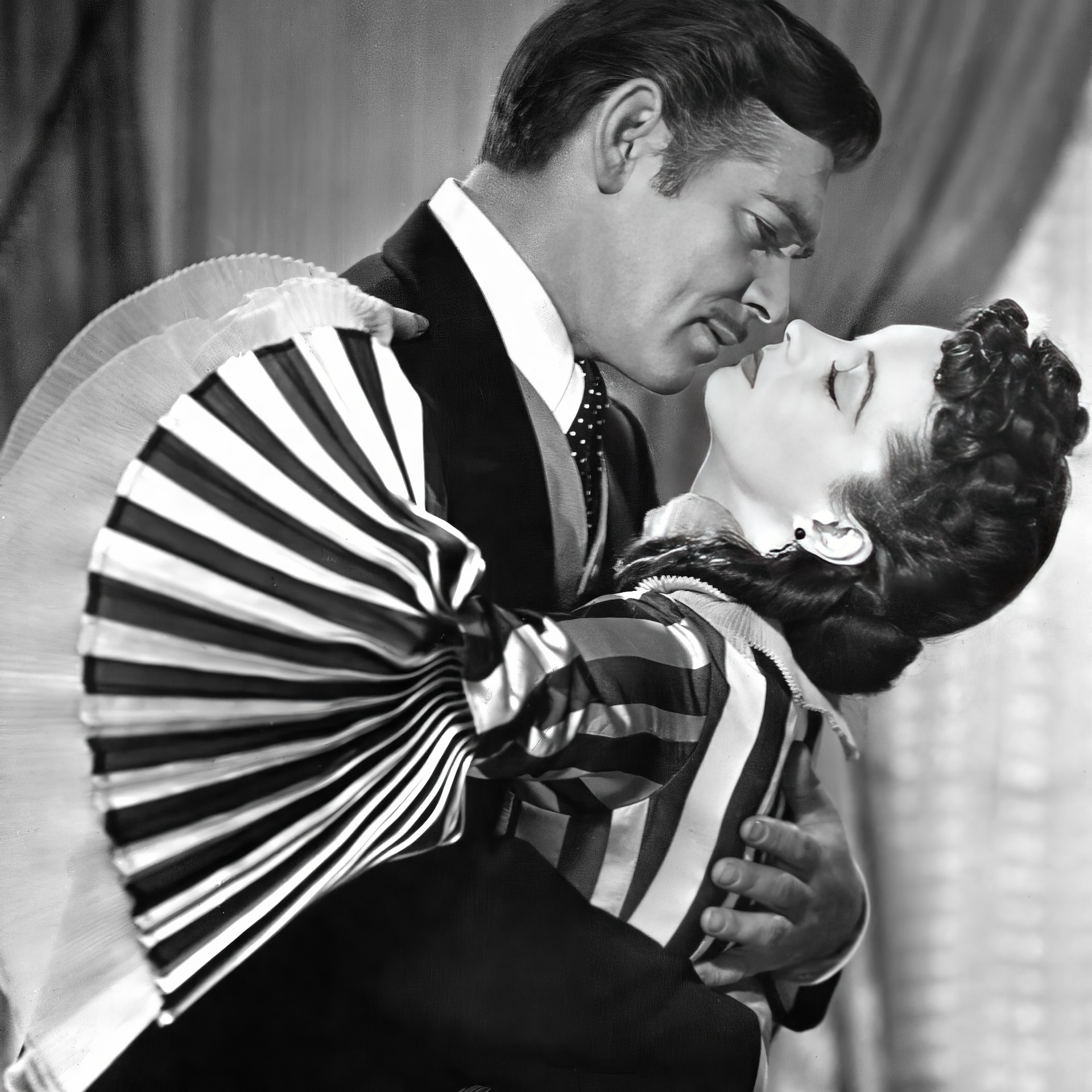 Кларк Гейбл и Вивьен Ли в фильме «Унесенные ветром». Режиссеры Виктор Флеминг, Джордж Кьюкор, Сэм Вуд, 1939 год. Источник: imdb.com