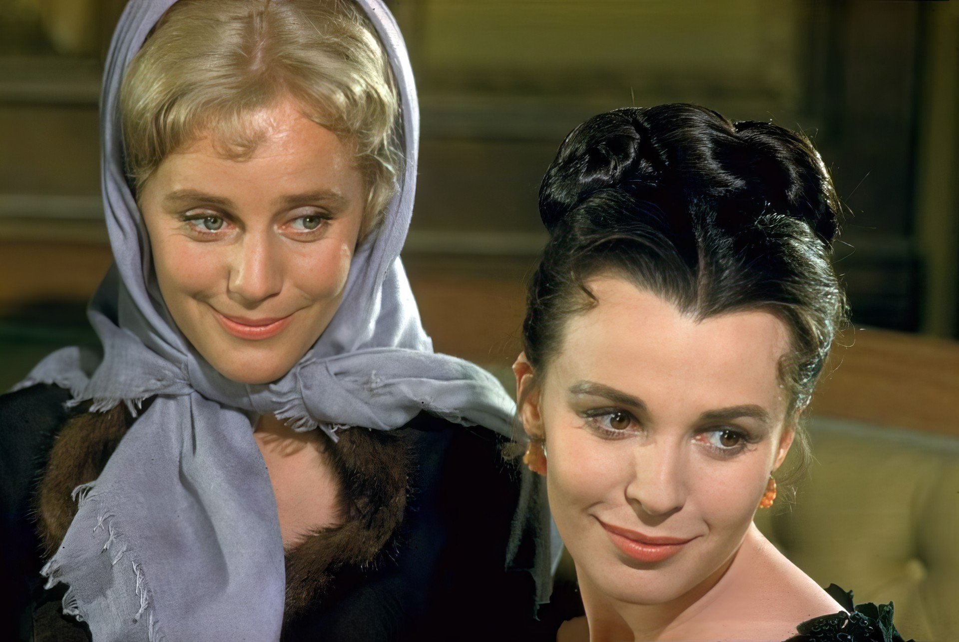 Кадр из американского исторического фильма «Братья Карамазовы», снятого Ричардом Бруксом в 1958 году. В роли Грушеньки - актриса Мария Шелл.