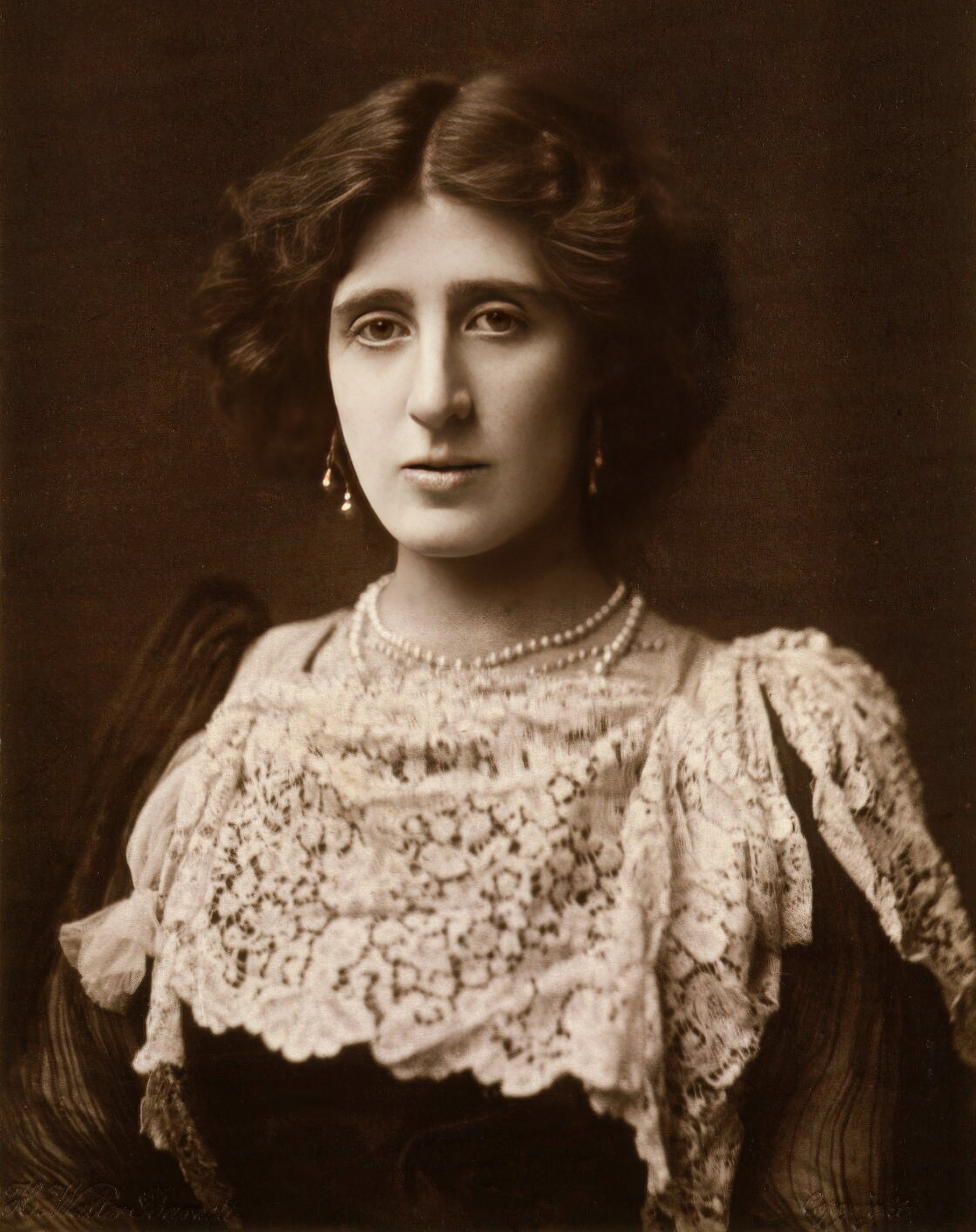 Леди Оттолайн Моррелл. Фото Генри Уолтера Барнетта, сделанное в 1902 году. 