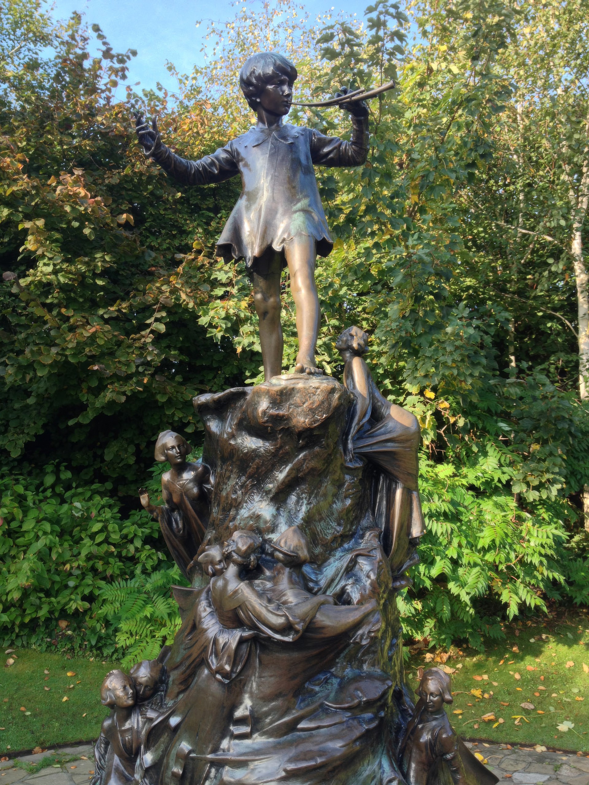 Памятник Питеру Пэну, Кенсингтонские сады, Лондон.