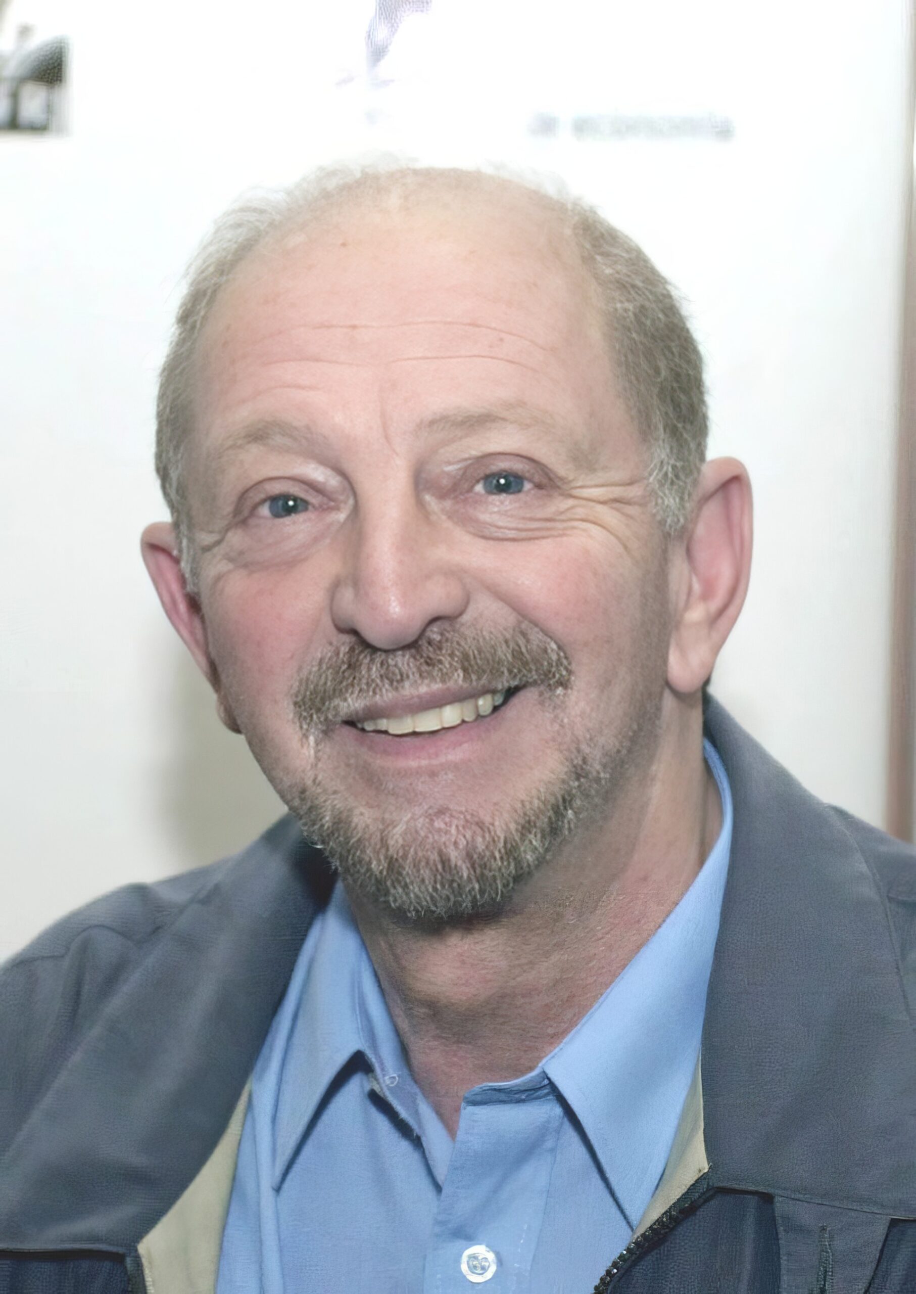  Моасир Жайме Скляр (порт. Moacyr Jaime Scliar; 23 марта 1937, Порту-Алегри — 27 февраля 2011, там же) — бразильский писатель. По общему признанию, основной сюжетный ход романа Скляра «Макс и кошки» (1981) использован в романе Янна Мартела «Жизнь Пи».