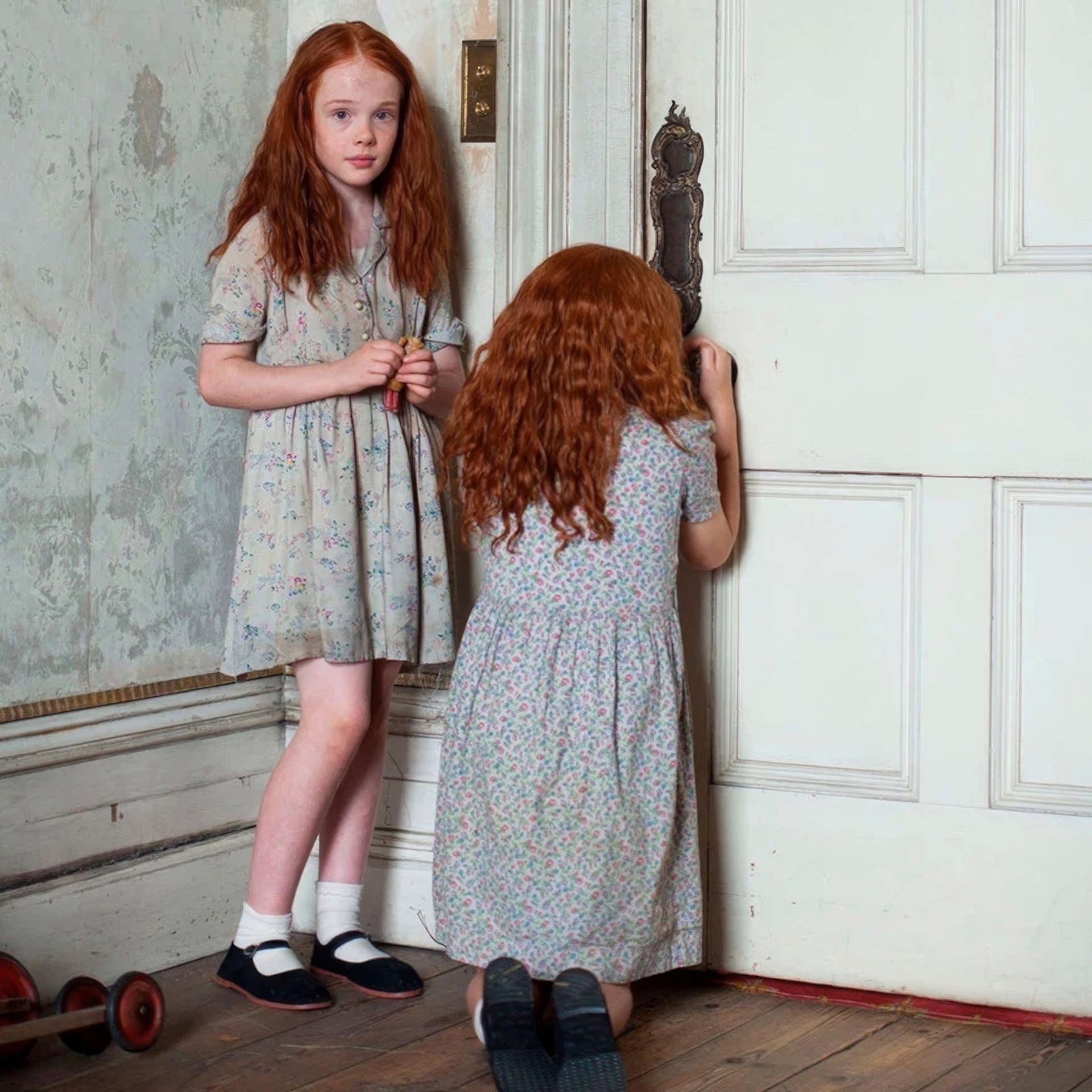 Кадр из художественного фильма "Тринадцатая сказка"(2013) режиссёра Джеймса Кента.